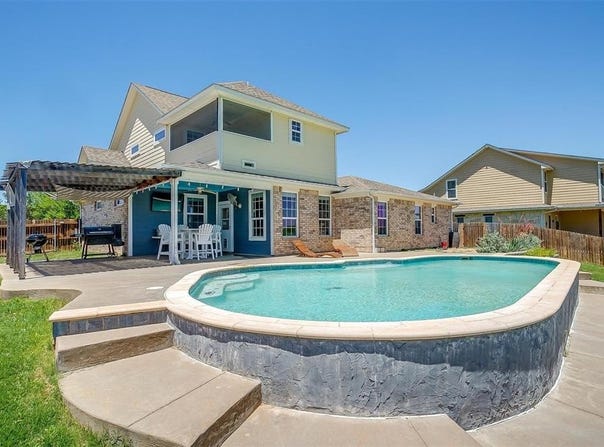 106 Camelot Street, Glen Rose, TX 76043