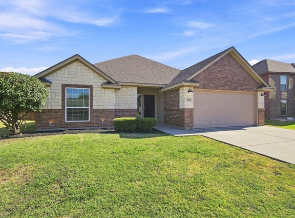 1720 Lakeway Drive, Cleburne, TX 76033