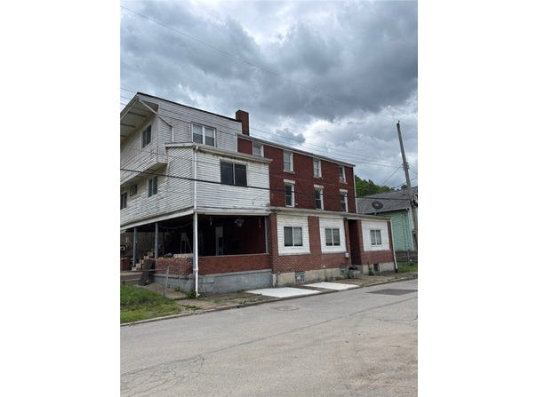 750 Church St Ext, Turtle Creek, PA 15145