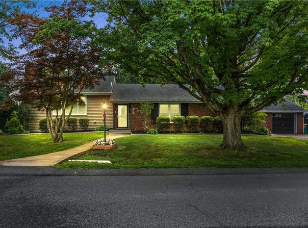 217 Westmont Rd, Ross Twp, PA 15237