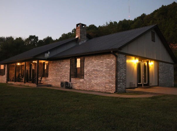 128 POLK RD 42, Mena, AR 71953
