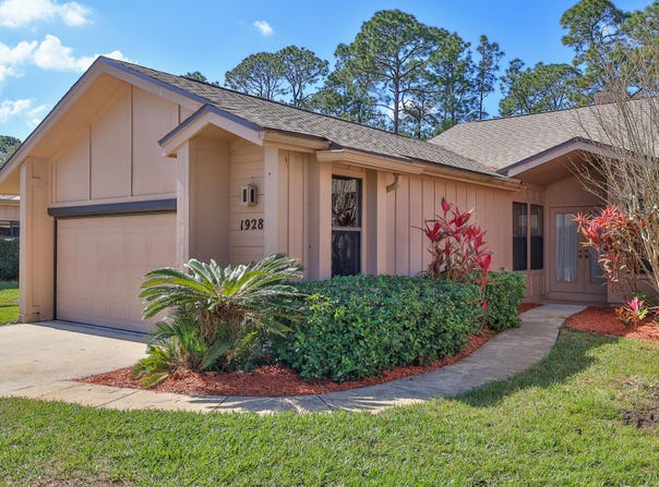 1928 Whisperwood Way, Port Orange, FL 32128