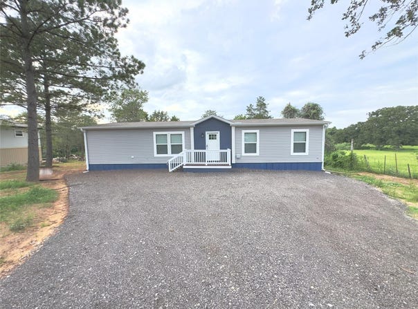 268 Flaming Oak Dr, Bastrop, TX 78602