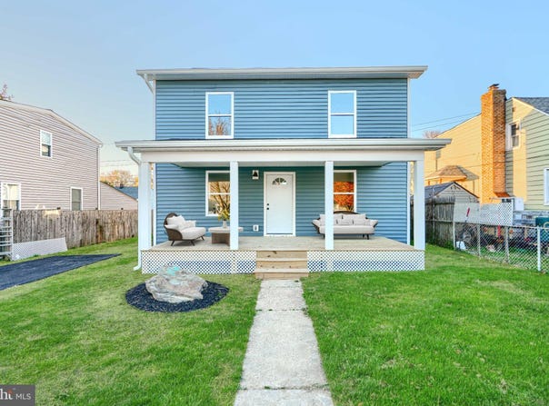 9 AVENAL Road, ESSEX, MD 21221