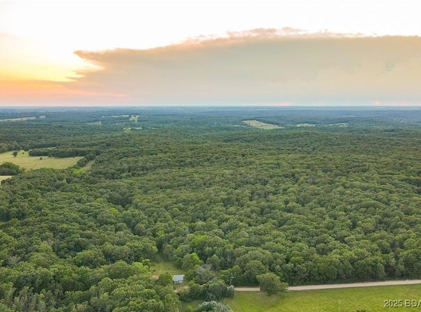 38925 Stone Piler Avenue, Edwards, MO 65326