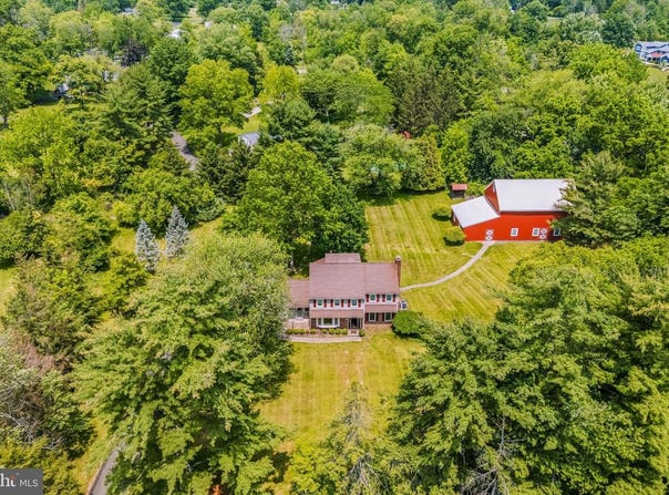 1305 MEETINGHOUSE RD, NORTH WALES, PA 19454