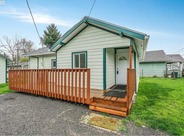 1100 S 7TH AVE, Kelso, WA 98626