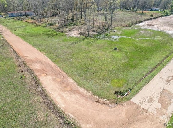 21 Polly Ann Drive, Fairdealing, MO 63939