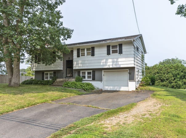 21 Old Farm Road, Bristol, CT 06010