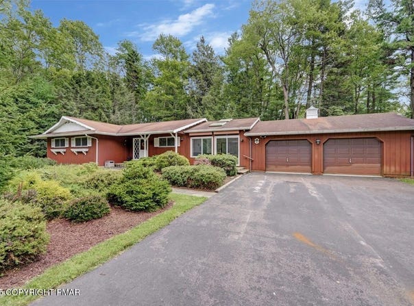 3171 Hemlock Hill Road, Pocono Pines, PA 18350