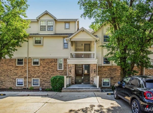 12975 Bryce Canyon Drive, Maryland Heights, MO 63043