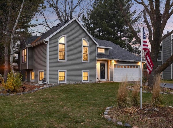 14364 Westridge Drive, Eden Prairie, MN 55347