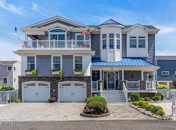 21 W Magnolia Avenue, Beach Haven, NJ 08008
