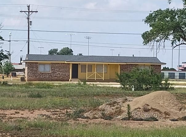 1004 N Ballard Street, Brownfield, TX 79316