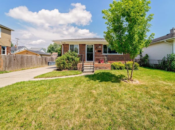 320 Highland Street, Wyandotte, MI 48192