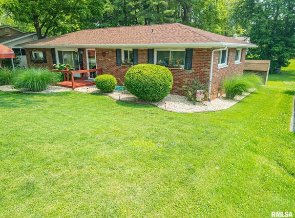 702 MAGNOLIA Avenue, Mt Vernon, IL 62864
