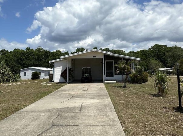 28601 Helena Run Dr, Leesburg, FL 34748