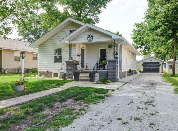 717 W POPLAR Street, Taylorville, IL 62568