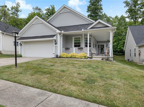 18340 Crystal Lakes Drive, North Royalton, OH 44133