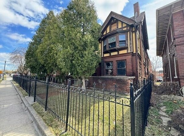 250 Eliot Street, Detroit, MI 48201