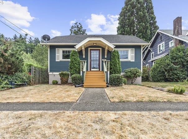 504 ABERNETHY RD, Oregon City, OR 97045
