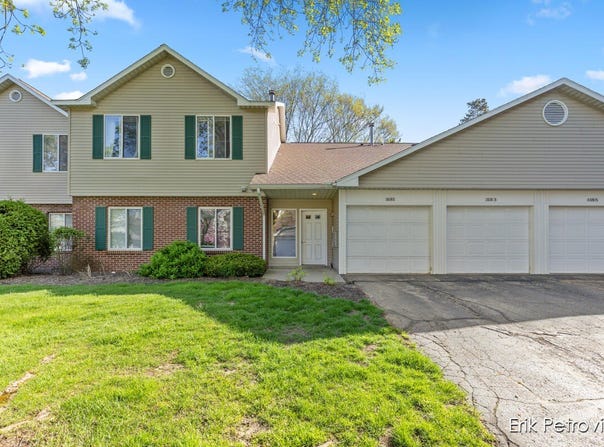 3185 Windcrest Drive NE, Grand Rapids, MI 49525