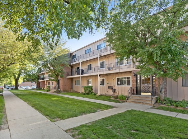 2508 Algonquin Road, Rolling Meadows, IL 60008