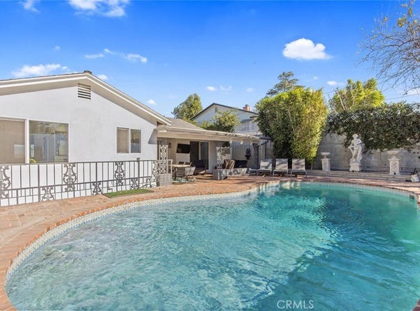 22444 Venido, Woodland Hills, CA 91364