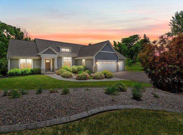 19015 W National Ave, New Berlin, WI 53146