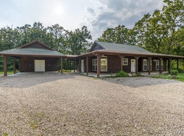 19395 RIPLEY Drive, Lebanon, MO 65536