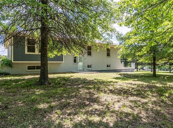 537 NE State Route 13 Highway, Warrensburg, MO 64093