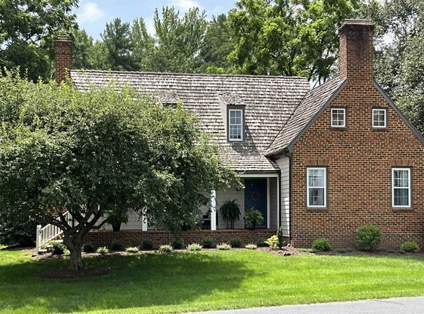 102 SMITHLEIGH CR, STAUNTON, VA 24401