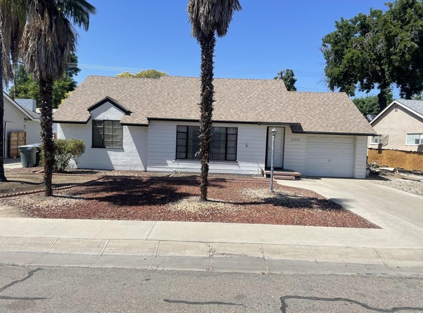 2616 W Iris Avenue, Visalia, CA 93277