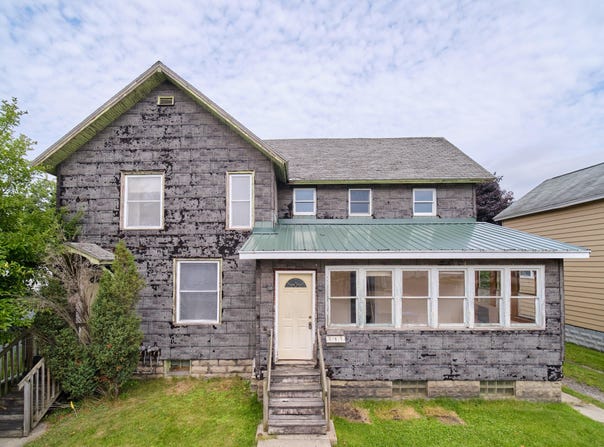 705 Kosciusko Street, Manistee, MI 49660