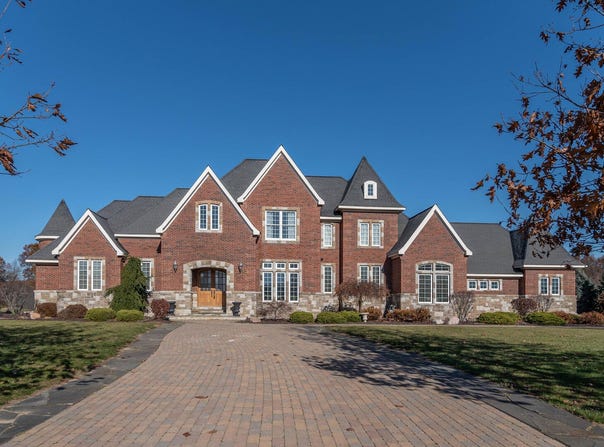 740 Greystone Drive, Chelsea, MI 48118