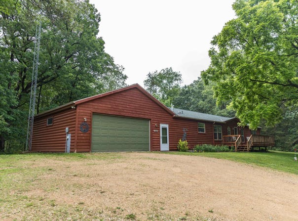 N4646 Glacier Lake Drive, Oxford, WI 53952