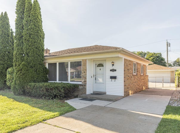 24415 Ward Street, Taylor, MI 48180