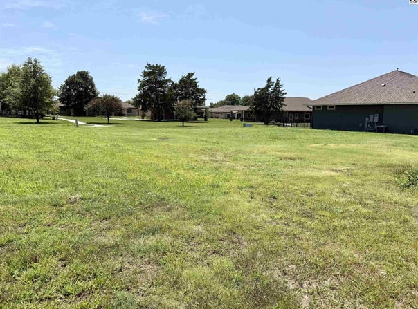920 Veranda Cir, McPherson, KS 67460
