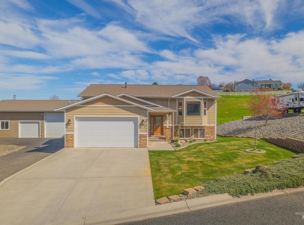 2245 Pitchstone Dr, Clarkston, WA 99403