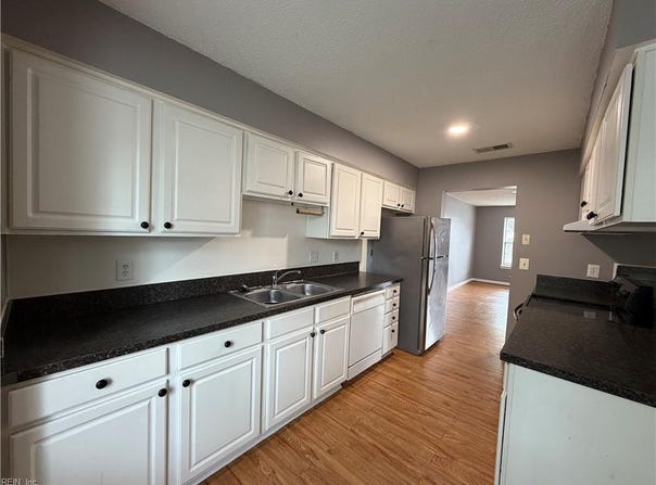 548 Hollomon Drive, Hampton, VA 23666