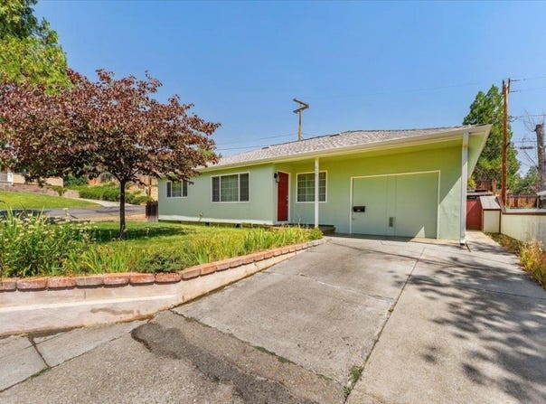 928 Pioneer St, Yreka, CA 96097-2122