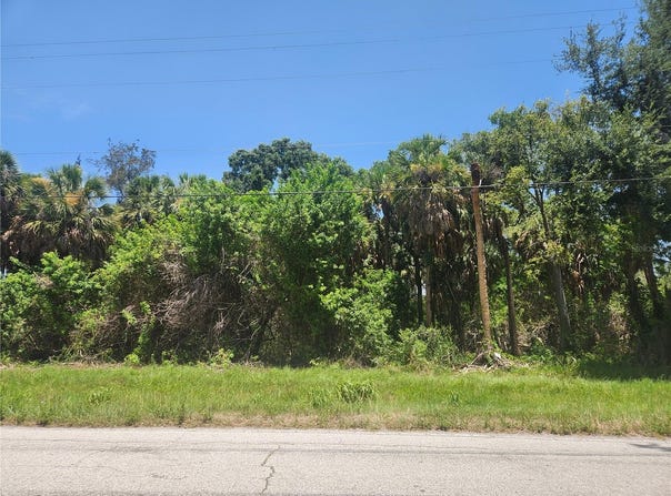 837 W COLLEGE, RUSKIN, FL 33570