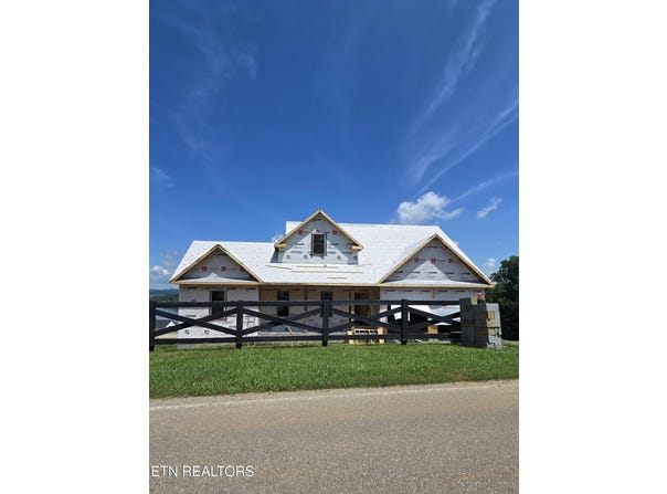 542 River Rd, Loudon, TN 37774