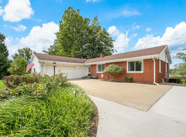 48648 68th Street, Hartford, MI 49057