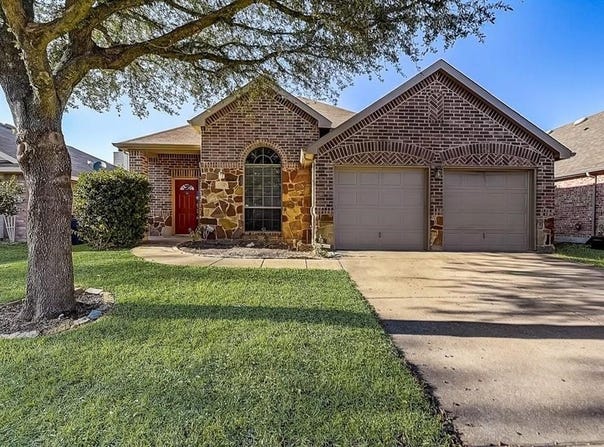 1014 Kimbro Drive, Forney, TX 75126