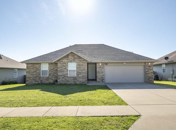 4010 N Mead Drive, Ozark, MO 65721