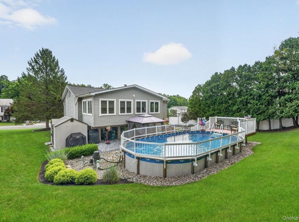10 Pine Drive, Stony Point, NY 10980