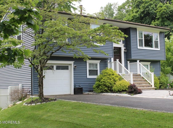70 Commonwealth Avenue, Red Bank, NJ 07701