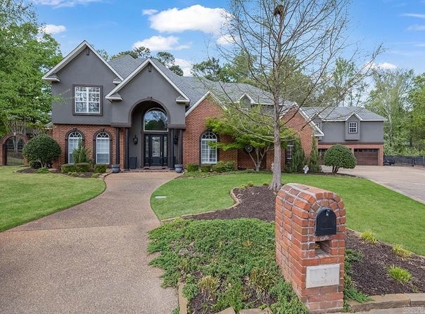 3 Stonegate Cir., Texarkana, TX 75503