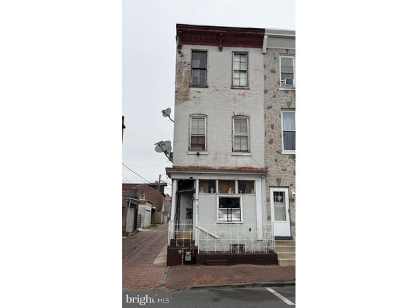 911 WALNUT, READING, PA 19601